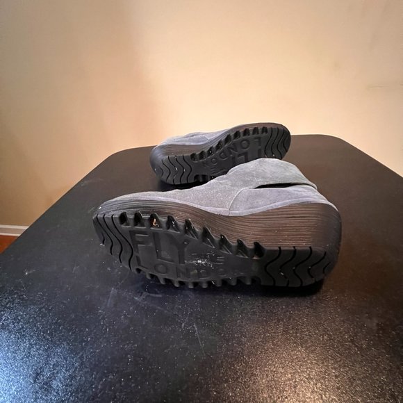 FLY London size 38  US 8 gray suede boot ruched look - Picture 5 of 14